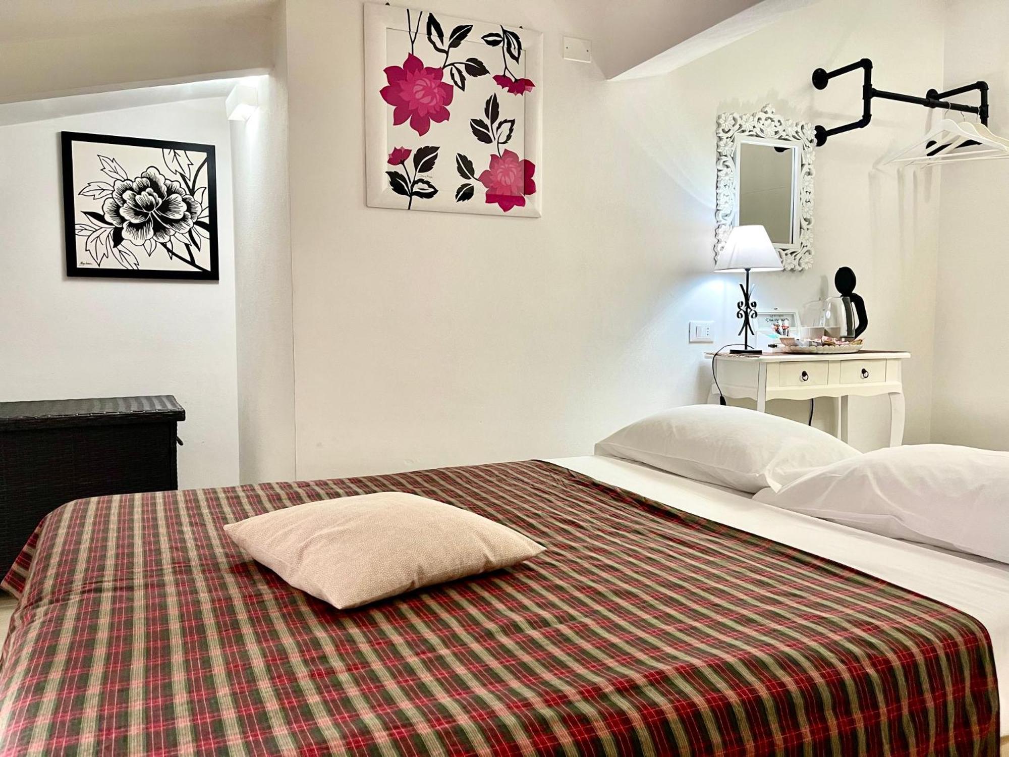 Dimora Di Charme Rooms & Apartments Peschiera del Garda Luaran gambar